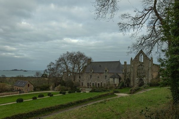 Comment organiser une visite des monastères tibétains sans guide?
